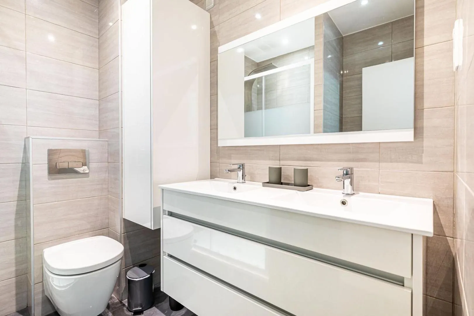 Guestready - Bright Charm With A Terrace Lägenhet Paris Frankrike